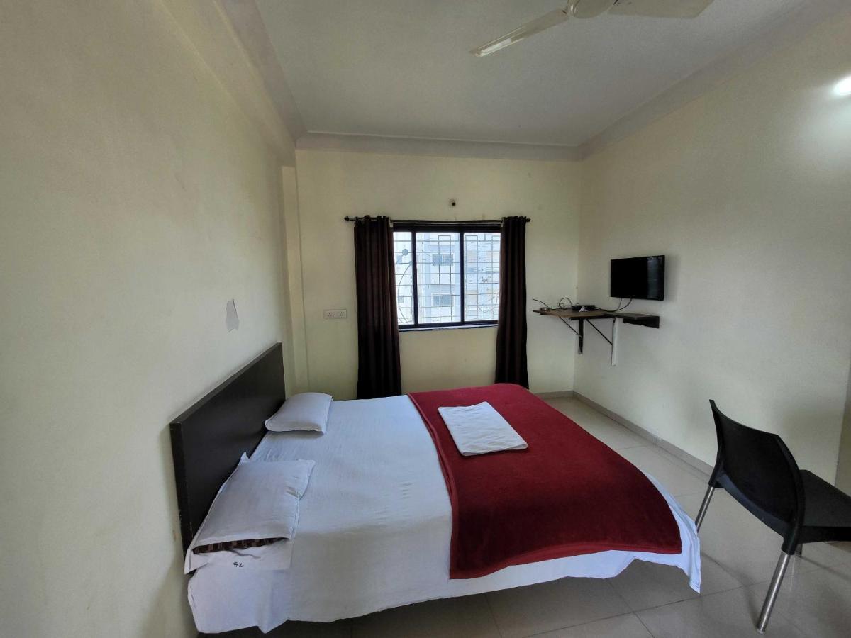 SPOT ON 72974 Gokul Lodge Pune Exterior foto